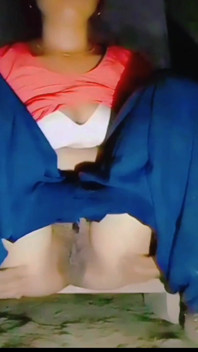 My pussy is so desperate to get fucked by a cock that I can't orgasm even with a finger. Please someone fuck me. Fuck me so mu