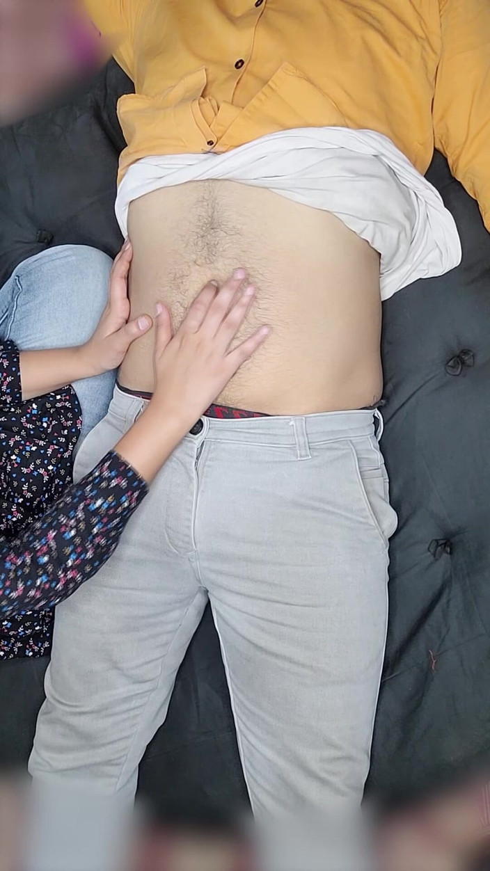 Vicky Thakur: भाग 1 मेरी सौतेली बहन मुझे सेक्स के लिए बहकाती है