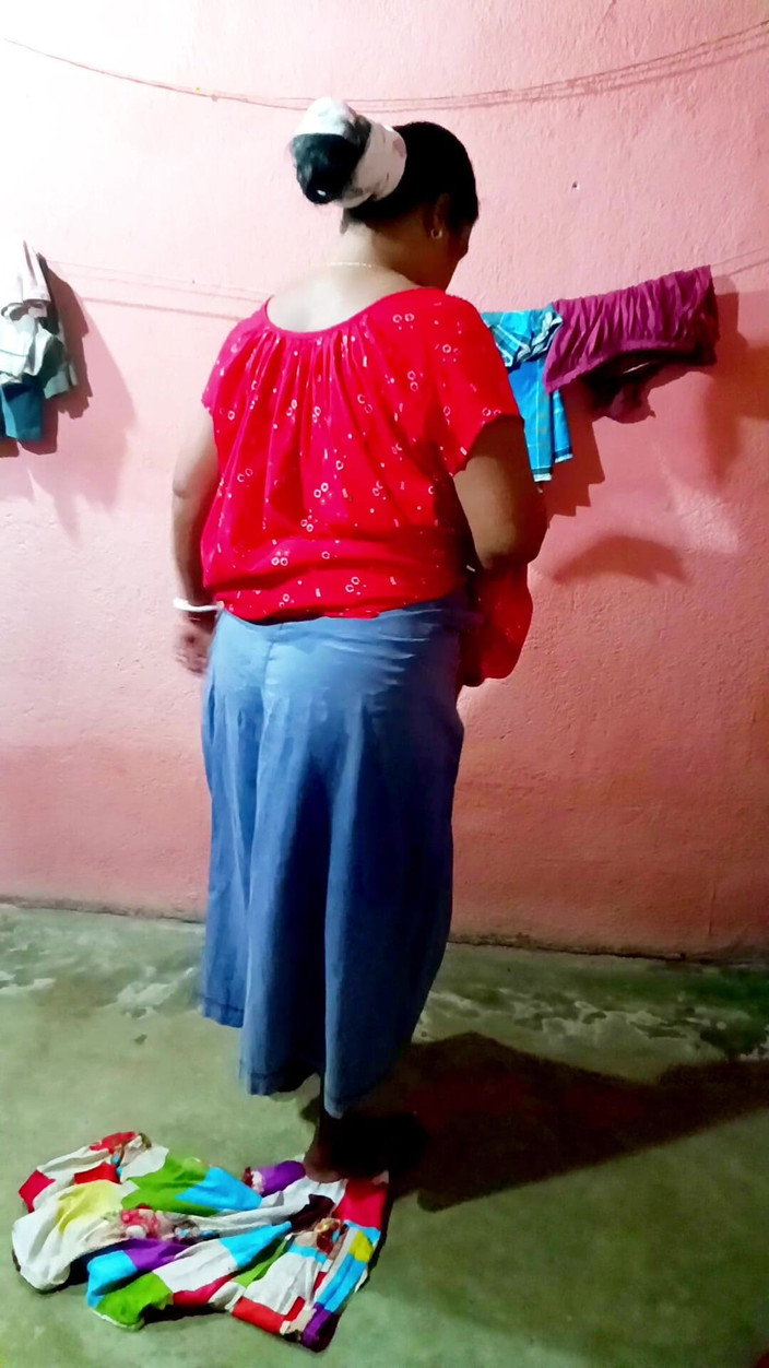 Pakhi0705: Sárí upadá po koupeli Sfw