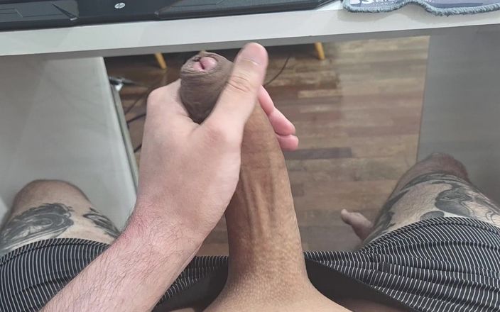 Lkdick8: 나는 쩌는 거대한 자지를 가지고 있어