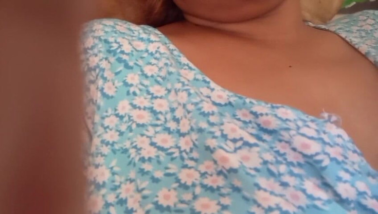 Miya White: スリランカのホットブロンド