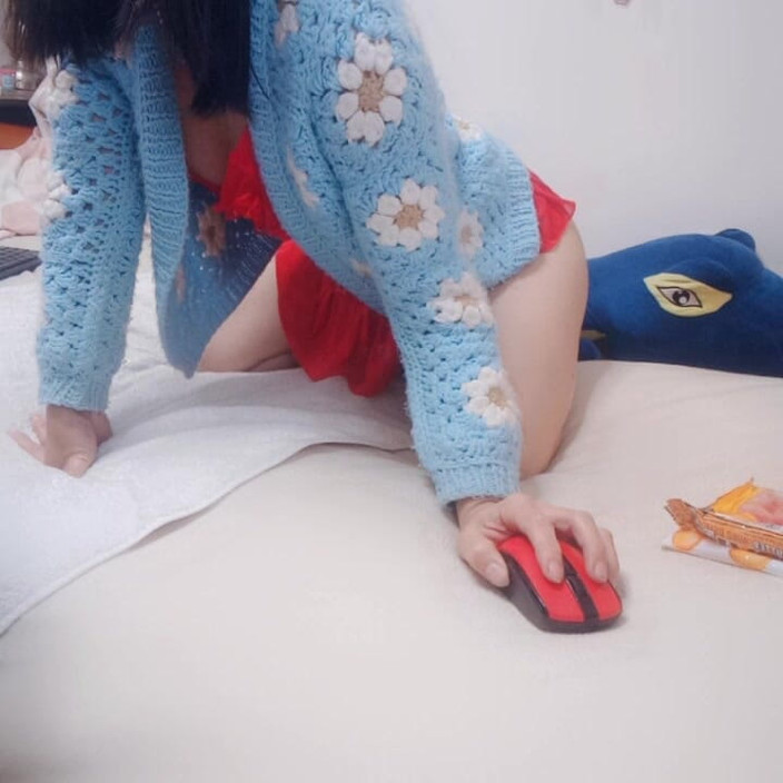 sweethanajapanese: Hana Prende Lentamente I Suoi Vestiti Poi Si Mostra Con...