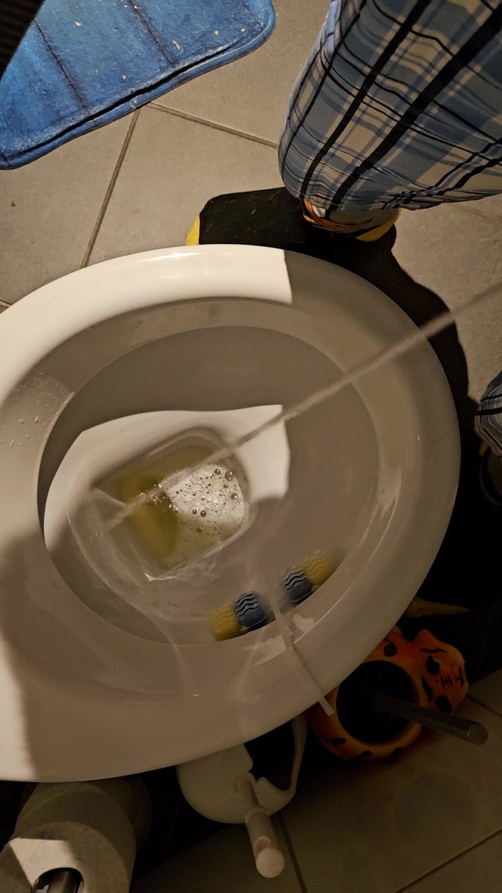 Percy19810: Musím naléhavě čůrat.