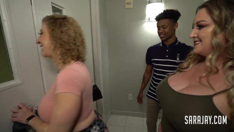 Sara Jay: Sara Jay fucks her new neighbor with hot ass Hollywood...