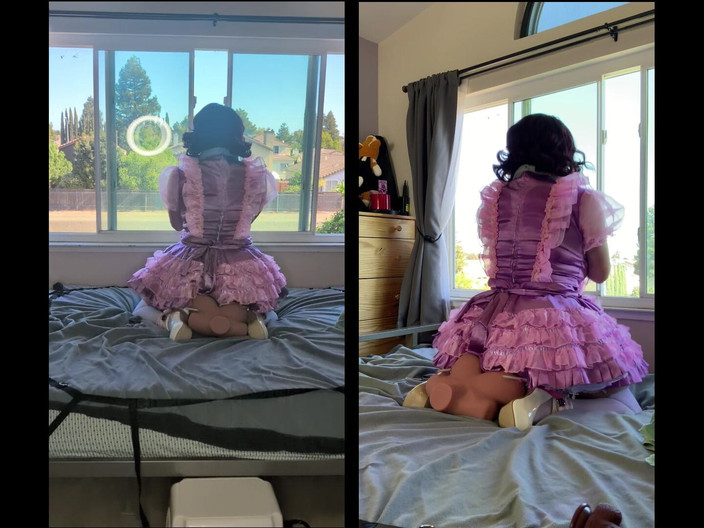 Sissy Candy: Горничная в розовом атласе сисси скачет на своей игрушке для секс-куклы в замке