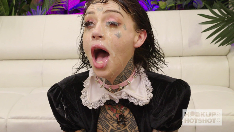 Hookup Hotshot: स्याही लगी रनवे रंडी cc Doll की सख्त गांड चुदाई हो रही है!