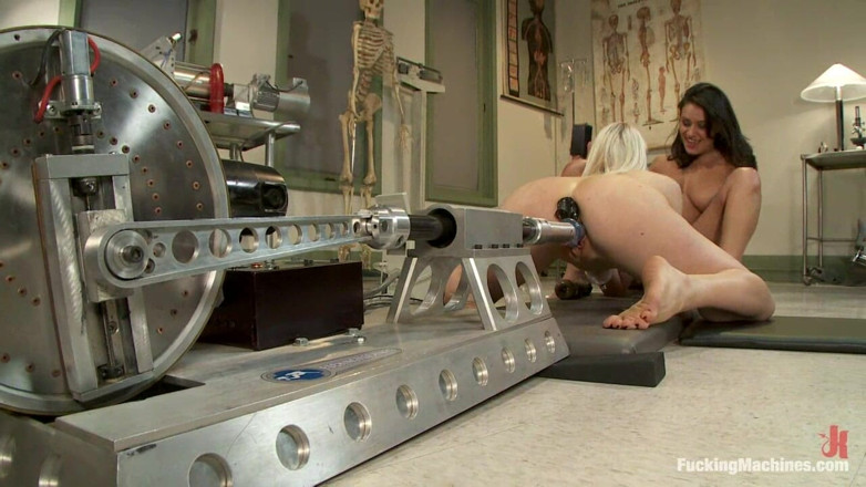 Fucking Machines by Kink: Lorelei Lee Charley Chase เล่นกับหมอ