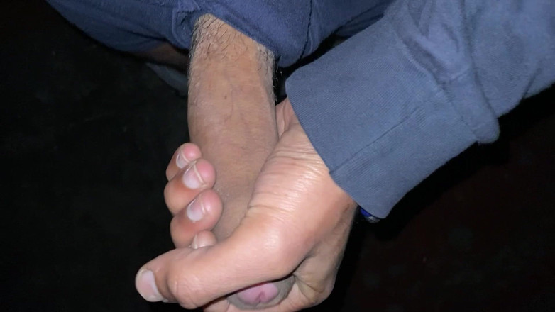 Shonai: 나는 그 자리에서 여자를 보았고 내 페니스는 그녀의 큰 엉덩이를 본 후 직립있어.