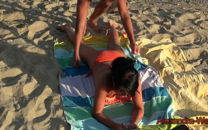 Alexandra Wett: Seks di luar ruangan di pantai dengan orang asing! Creampie...