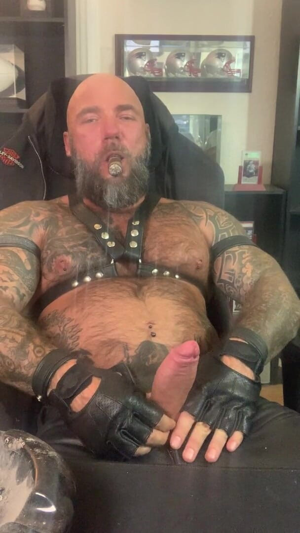 MasculineJason - Jason Collins: Cigar Smoking in Leather!