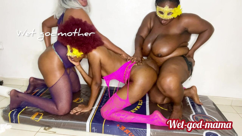WetGodmother: Chicas maduras twerking y flejendo