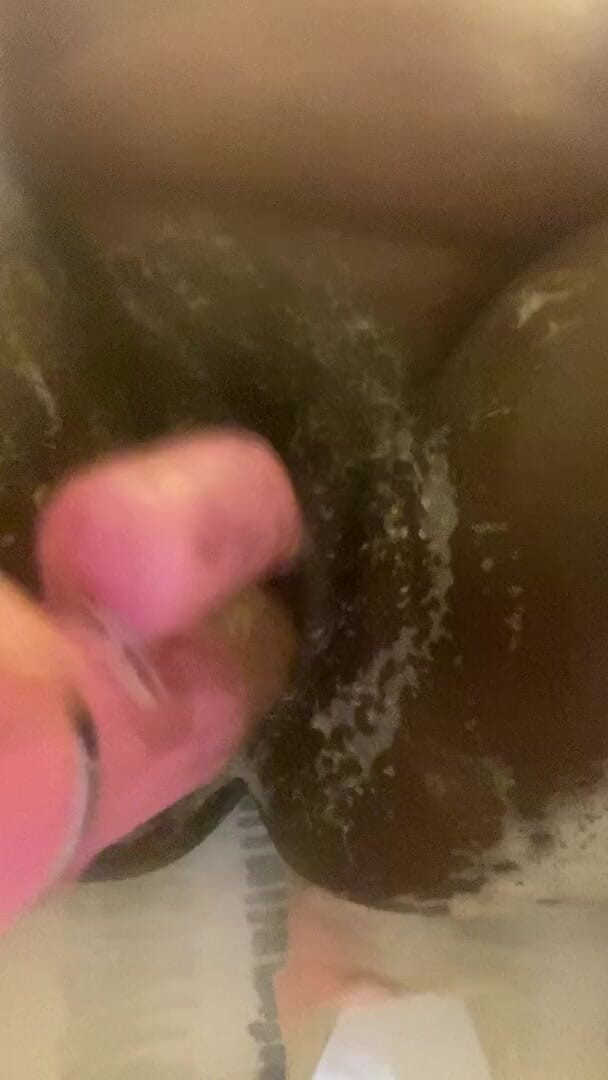 Bendmeover28: Showering fucking myself