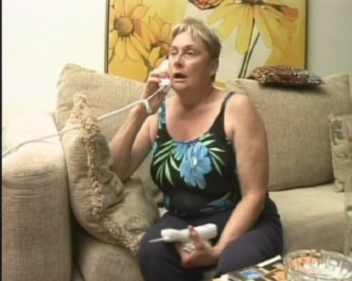 Filles Francaises: フランスからのザーメンを愛するおばあちゃんはディープスロートが好きです