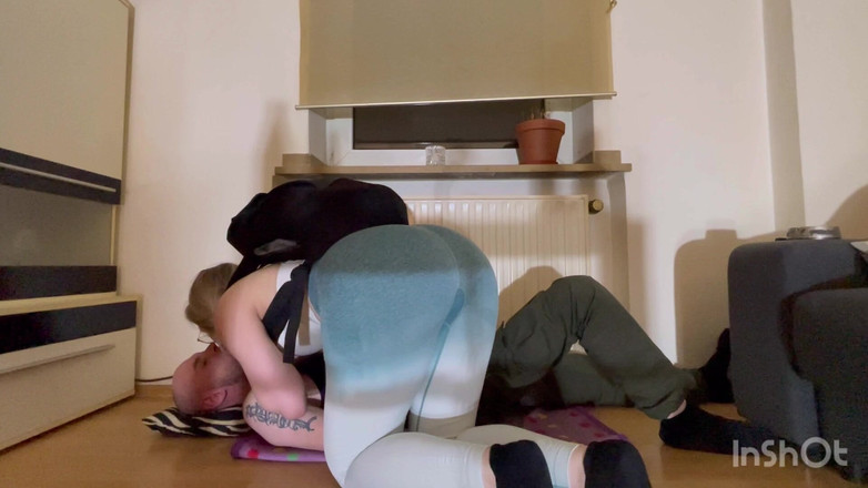 Lizzy Crush: Thử thách giẫm đạp 85kg - kiểm tra cơ thể anh ấy có thể...