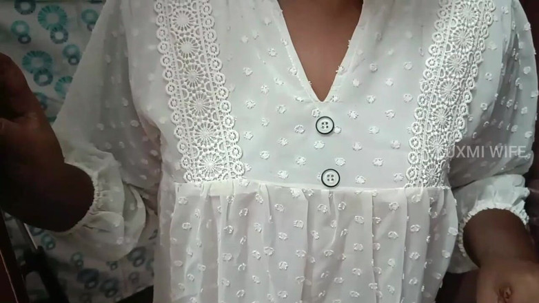 Luxmi Wife: Ehefrau erwischt stiefbruder beim masturbieren-1