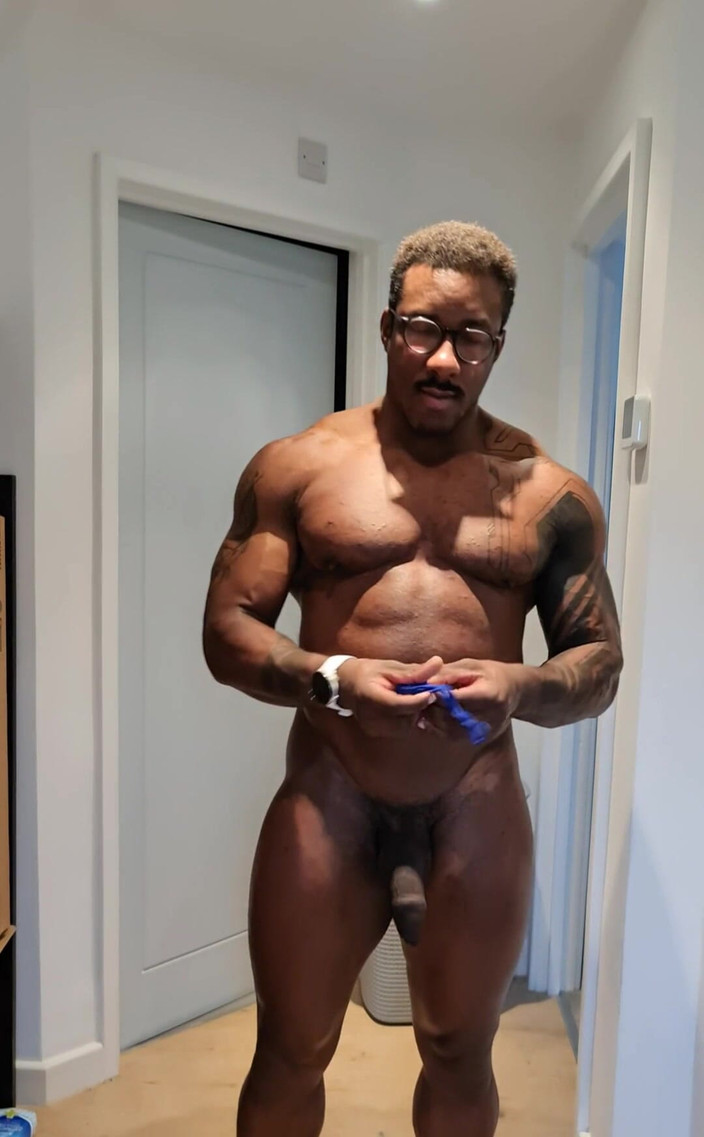 Amadeus: První věc v pátek, doufám, že se tihle chlápci budou líbit.