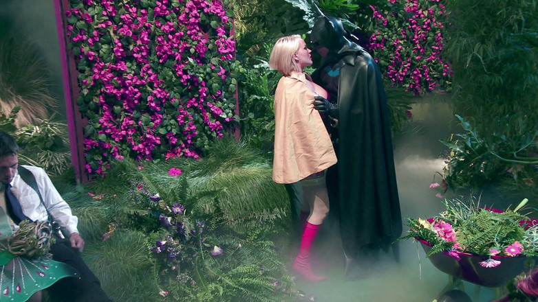 Superhero: Batman y Wonder girl son engañados por la naturaleza para...