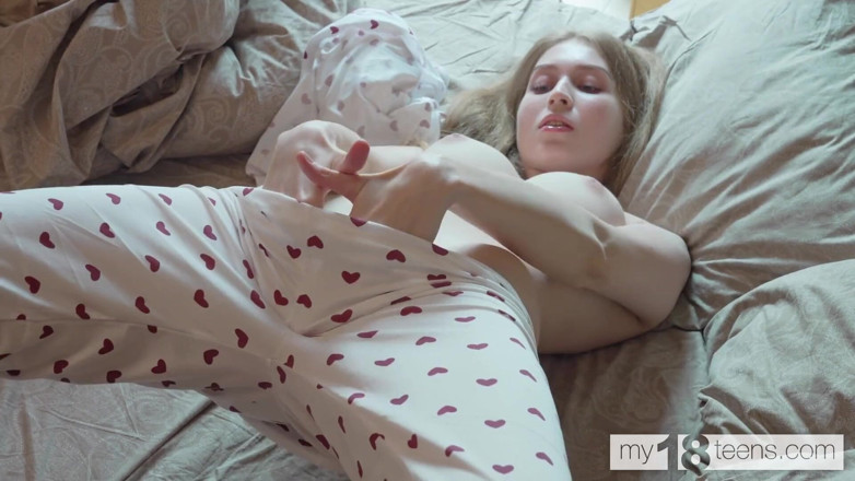 My 18 Teens: My18teens - Natural Body Girl Fucks Her Pussy with a Vibrator
