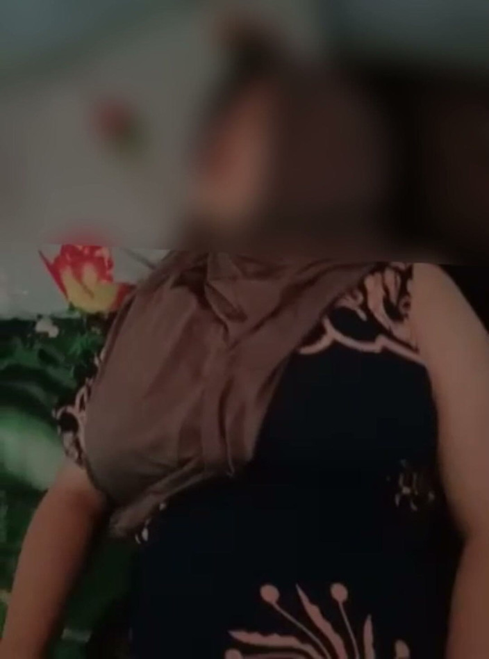 Famly sex: Das seufzen eines dorfmädchens in Hijab ist wirklich sehr lecker...