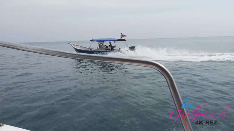 ATK Girlfriends: Liburan virtual di pulau tioman sama elena koshka bagian 2