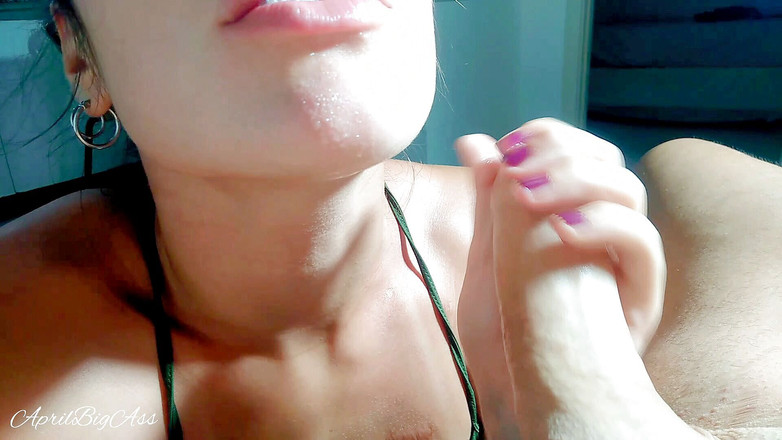 April BigAss: 口内密着フェラチオ、ディープスロート、ごっくん