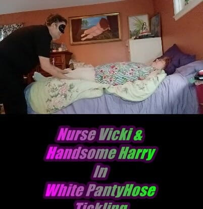 BBW nurse Vicki adventures with friends: Verpleegster Vicki En Knappe Harry in Wit Slipje Kietelen En...