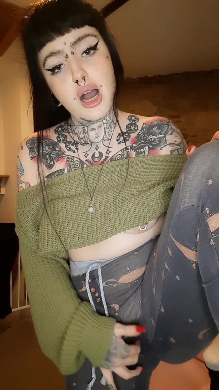 Yourfavecumslut: JOI s POV Titwank deepthroat a orgasmus
