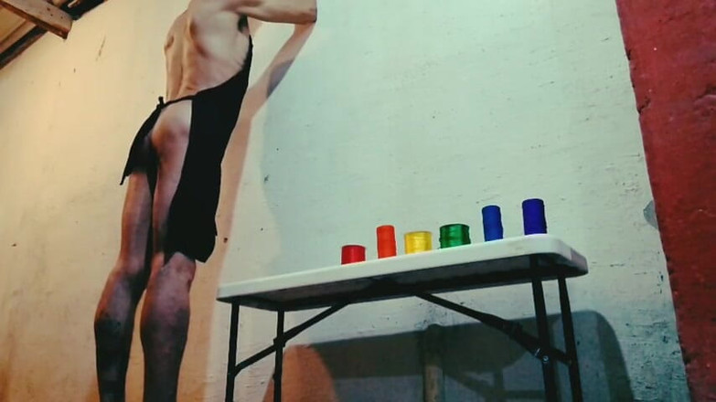 Raba erre elle: Solo mężczyzna lgbtq