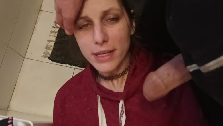 vuana: Hrátky s kundičkou na záchodě s ptákem kolem mě