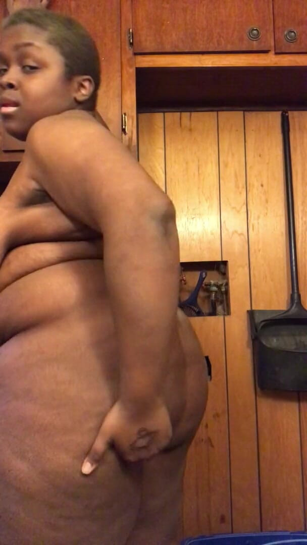 Hottie lexiii: Shaking My Fat Ass