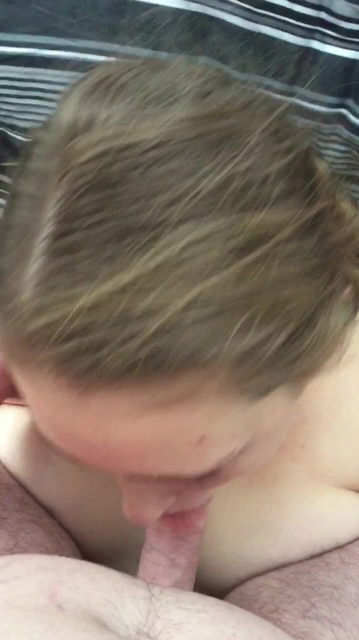 BeautfiulBJ25: I Blow Him in College Dorm