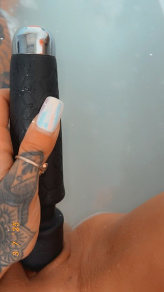 Tattoomilf: バスタイム振動