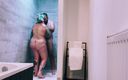 Elizabeth Hunny: Real Couple Have Fun in the Shower Together