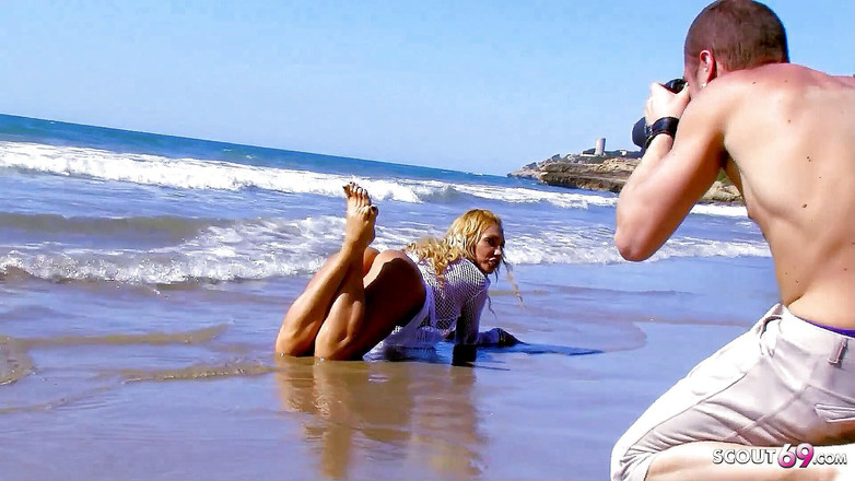 Full porn collection: Sexy blonde MILF ginger arsch beim strand-shooting gefickt
