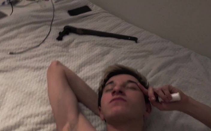 Max Gen: Een billen geneukt met een grote lul.