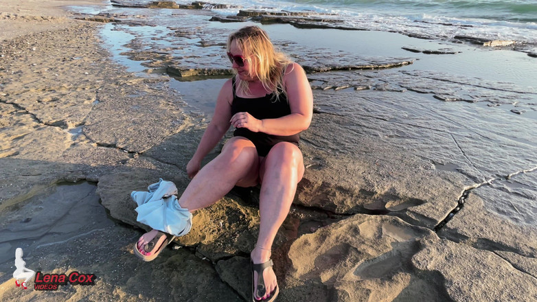 Lena Cox: Lena Cox Gets Naughty by the Sea: Outdoor Dildo Fucking &amp;...