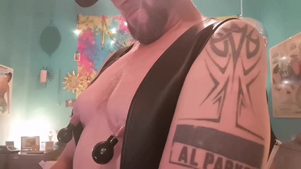 Monster_Meat_: Pompowanie cycków i podskakujący pokaz