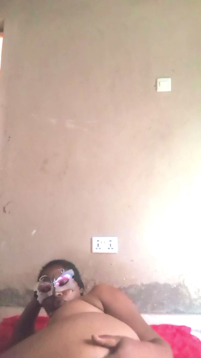 Lovelee: African Woman Touching Her Pussy