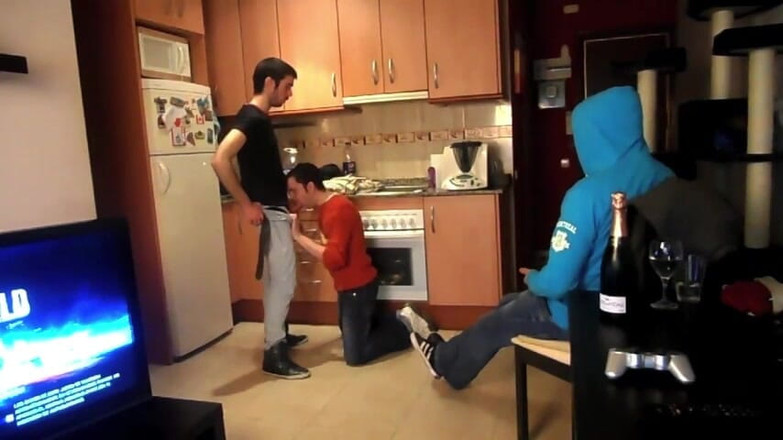 Robyn 3Some: Ich beobachte meinen stiefbrud beim ficken