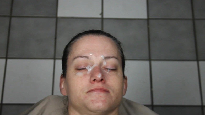 Dirty Dees: गंदे dees में नट सुंदर चेहरा चोद रही है