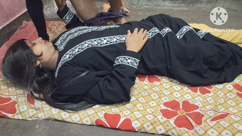 xxhotbhabhi77: Indian Desi Village Girl Tight Pussy Outdoor