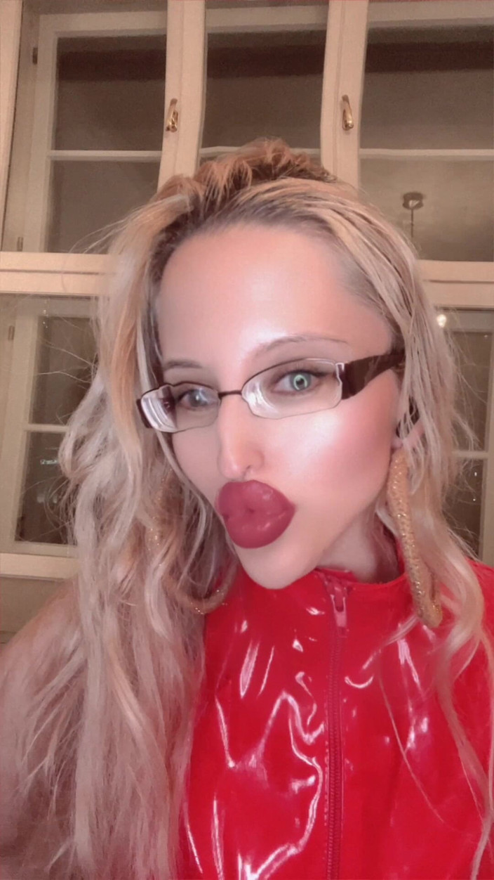 FinDom Goaldigger: バービー人形になりたい