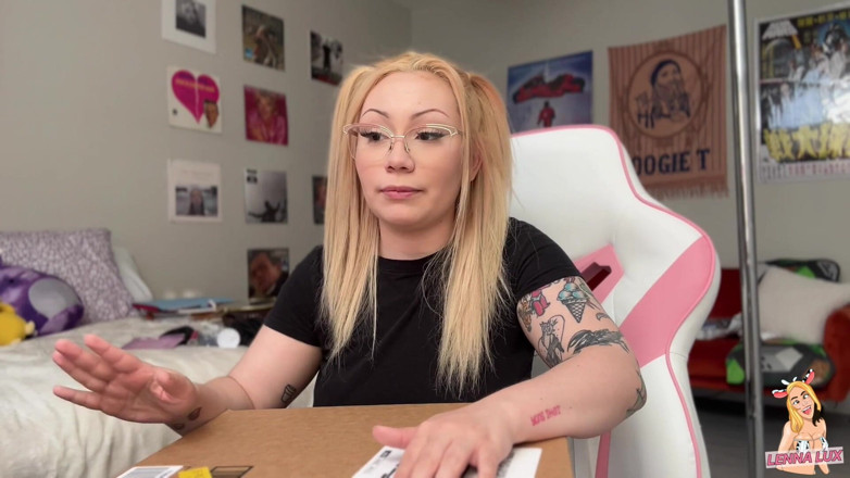 Lenna Lux: Unboxing My Fuck Machine