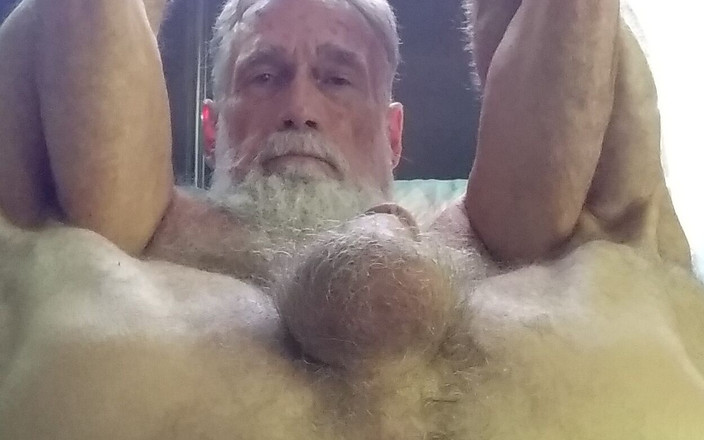 Mr hairy gardener: 以孔为中心的编辑