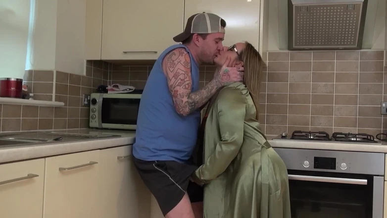 UK FAMILY FUCKERS: Mẹ kế của tôi là một con đĩ 03