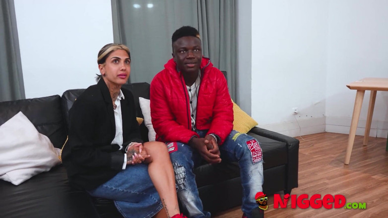 FAKings Black Fix: Aktris Porno Spanyol Ingin Melakukan Seks Antar Ras Dengan Karyawan...