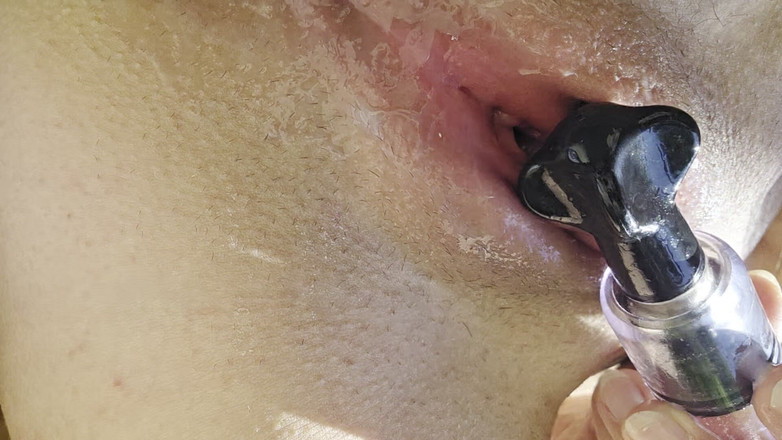 Ana Liz: Âm hộ của tôi hôm nay rất bẩn thỉu, em...