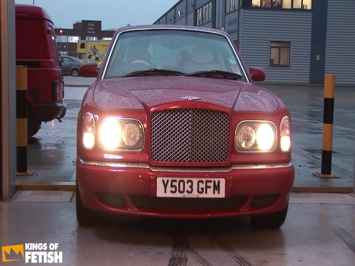 Big Tits for You: Dua blonde bertetek besar digerudi pepek mendalam oleh dua lelaki...