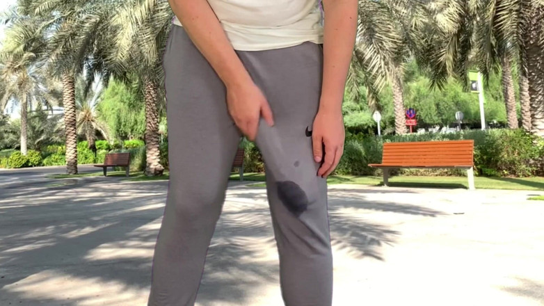 Lucas Nathan King: 灰色のスウェットパンツの巨大なコック大量射精