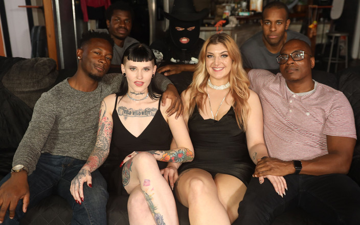 Blazed studios: Monica Raye e tiffany nacke gangbang